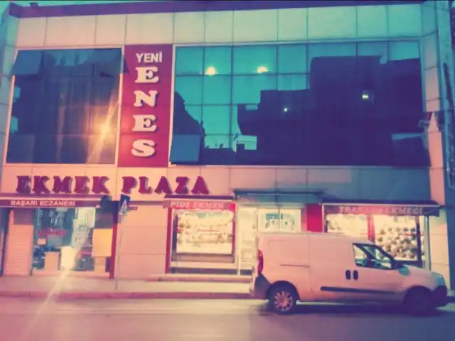 Yeni Enes Ekmek Plaza'nin yemek ve ambiyans fotoğrafları 2