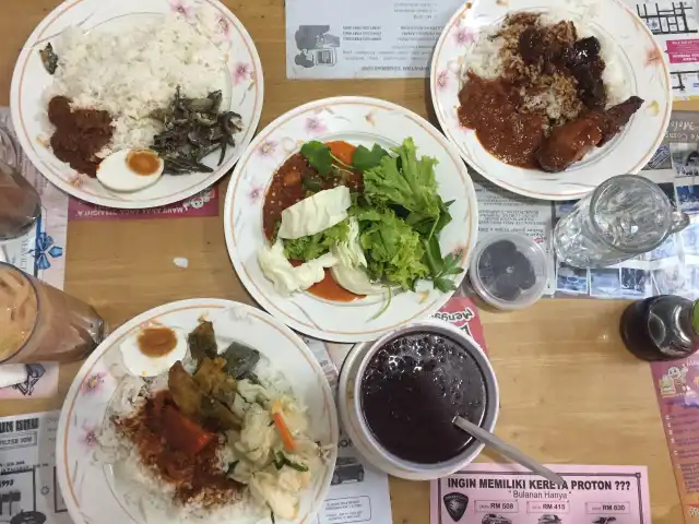 Restoren Jom Makan / Along Catering Food Photo 1