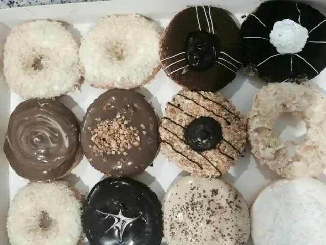 Big Apple Donuts & Coffee Food Photo 6