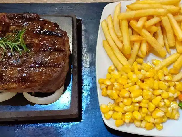 Gambar Makanan Marble Hot Stone Grilled Steak 9