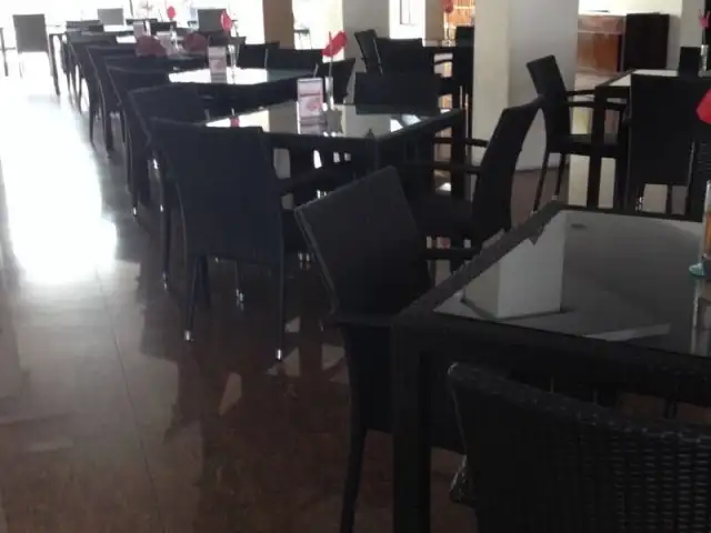 Gambar Makanan Kafe Serani - Hotel Santika 9