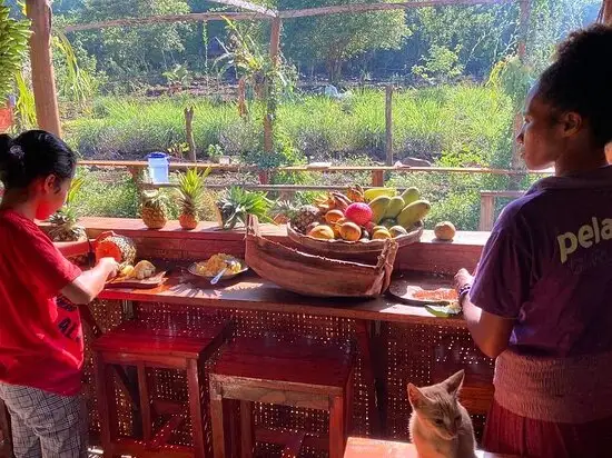 Gambar Makanan Dapur Tara Flores Restaurant 12