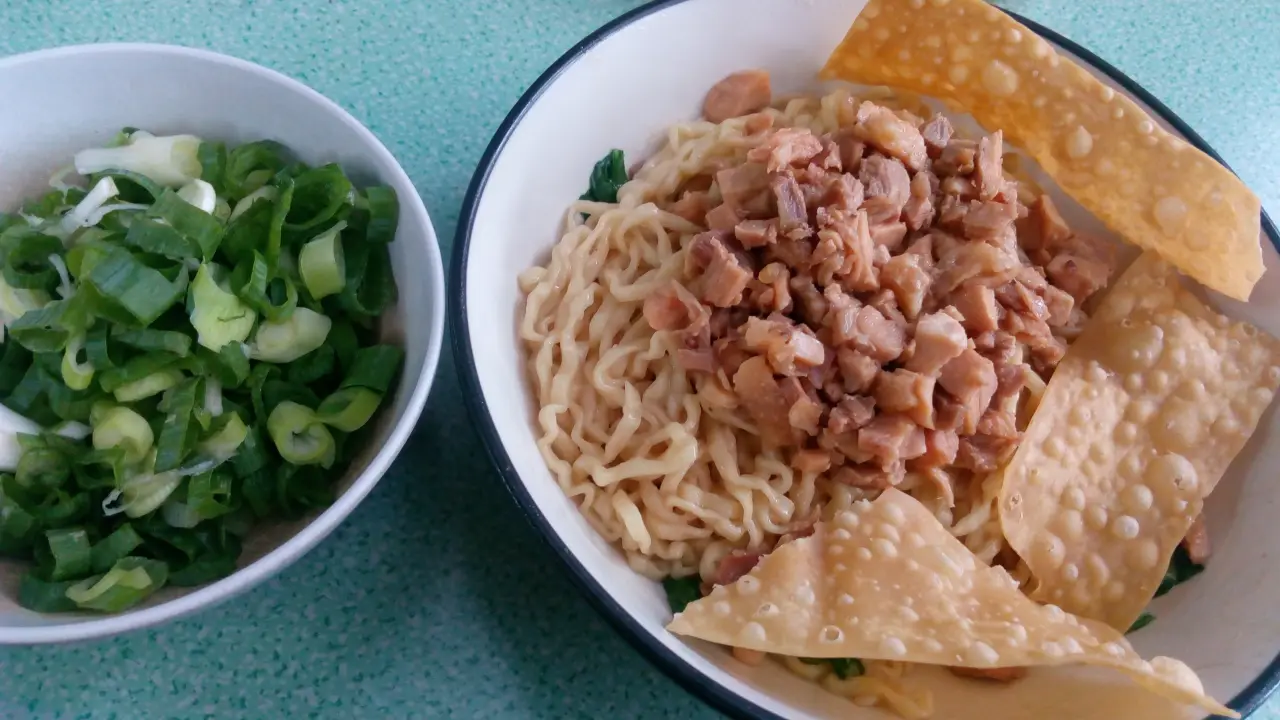 Mie Keriting Benhil Mas Pujo