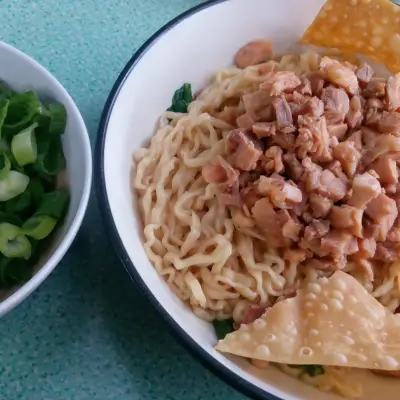 Mie Keriting Benhil Mas Pujo