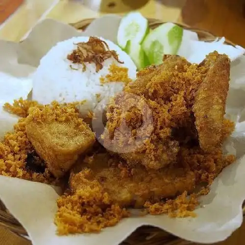 Gambar Makanan nasi uduk ayam goreng pecel lele podok pinang 8