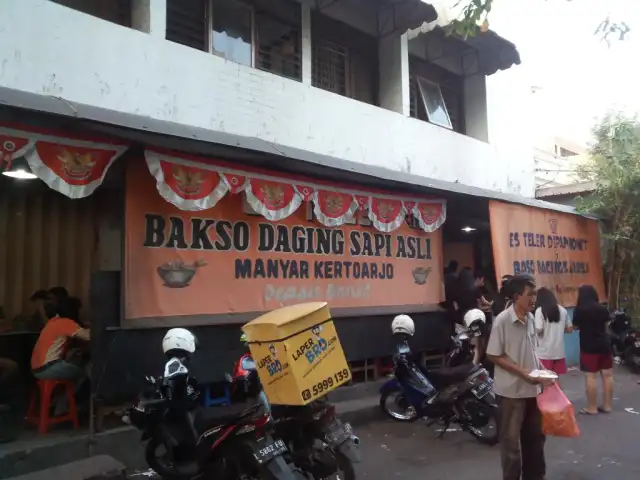 Gambar Makanan Es Teler dan Bakso Daging Sapi Asli 3