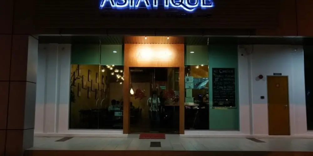 Asiatique Kitchen & Lounge