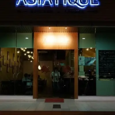 Asiatique Kitchen & Lounge