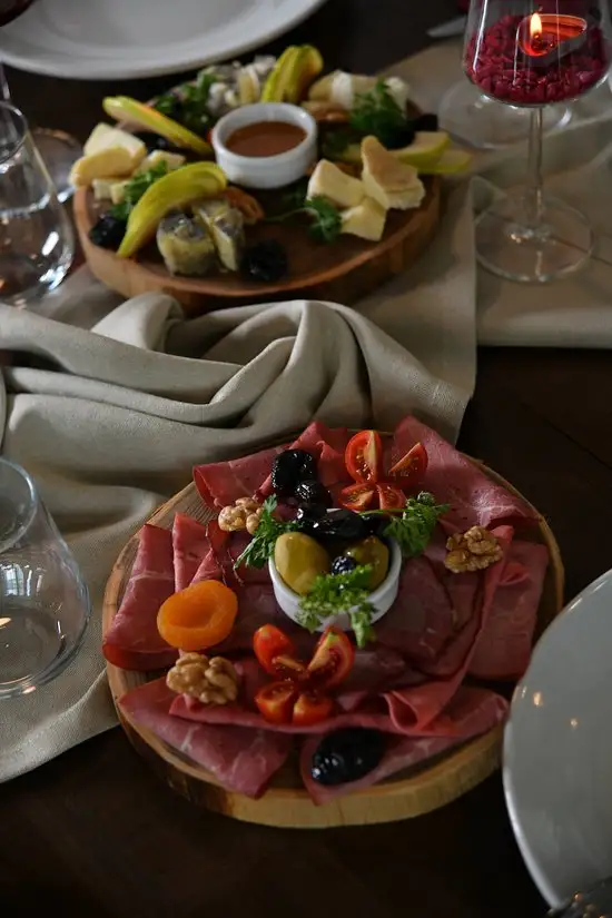 Vineria Restaurant & Cafe'nin yemek ve ambiyans fotoğrafları 47