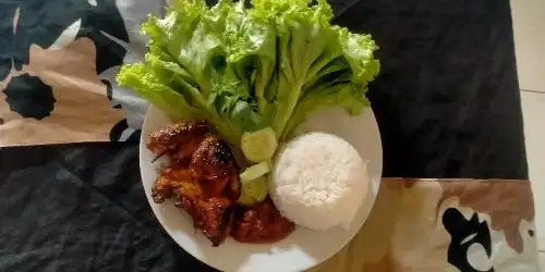 Ikan dan Ayam Bakar Asyifa Cikunir