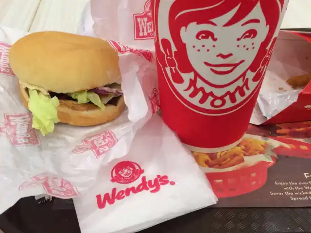 Wendy's Fresh Xpress Food Photo 4