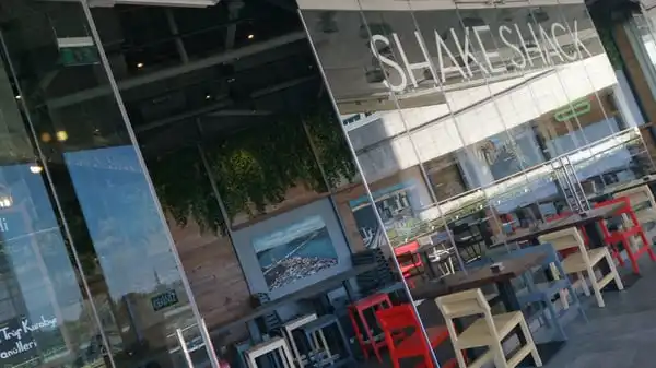 Shake Shack'nin yemek ve ambiyans fotoğrafları 1