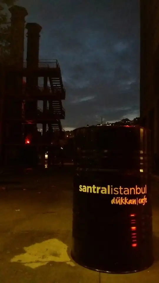 santral dükkan / cafe'nin yemek ve ambiyans fotoğrafları 3