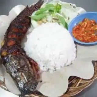 Gambar Makanan Pecel Lele Bu Artha, Randugowang 1