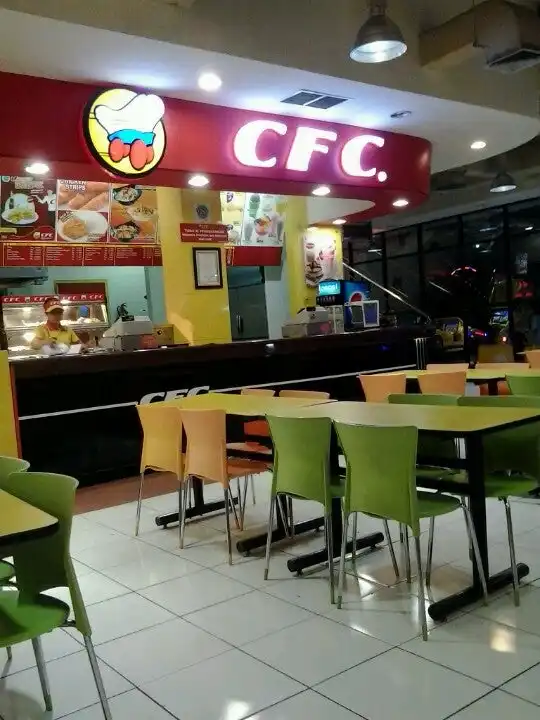 Gambar Makanan Foodcourt Toserba YOGYA Purwakarta 16