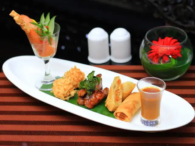 Gambar Makanan Lagoon Cafe - The Sultan Hotel Jakarta 3