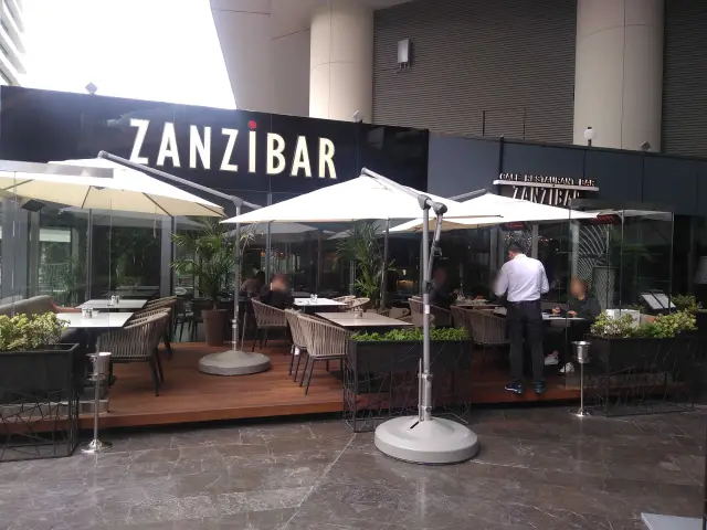 Zanzibar Cafe Restaurant Bar'nin yemek ve ambiyans fotoğrafları 18