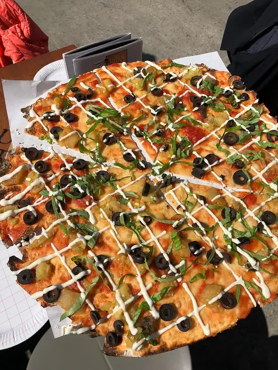 The Upper Crust Pizzeria'nin yemek ve ambiyans fotoğrafları 11