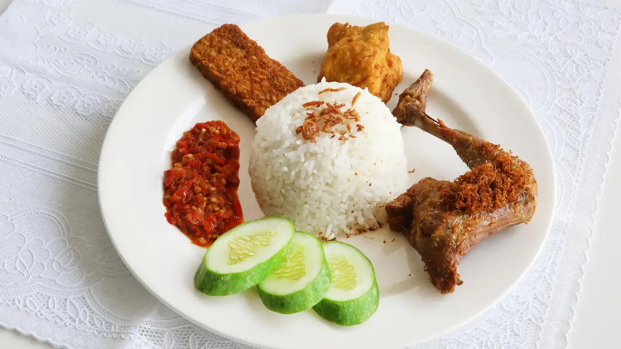 Ayam Penyet Berapi (Batu Gajah Perdana)