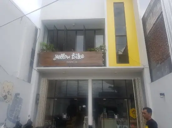 Gambar Makanan Yellow Bike Cafe 8