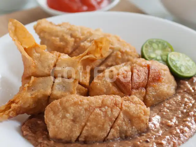 Gambar Makanan Warung Siomay, Boulevard Raya 1