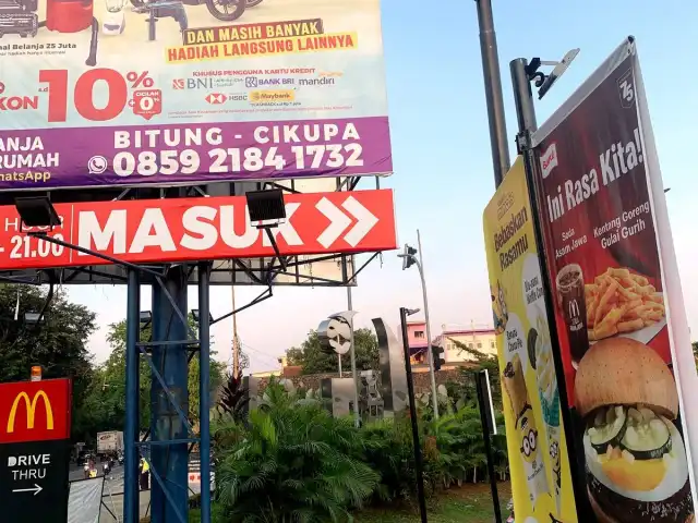 Gambar Makanan McDonald's Griya Idola 2