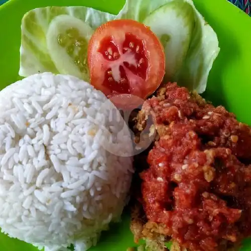 Gambar Makanan Ayam Geprek Mbok Lueng, Ubud 2