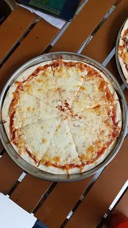 D' Crunch Italian Pizza Food Photo 7