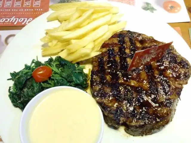 Gambar Makanan Steak Hotel by Holycow! #TKP Benhil 13