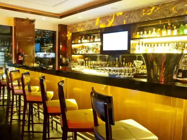 Gambar Makanan Chill Bar & Lounge - JS Luwansa Hotel 5