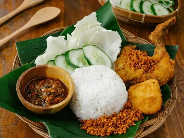 Gambar Makanan Ayam Goreng Lemoe, Kelapa Gading 7