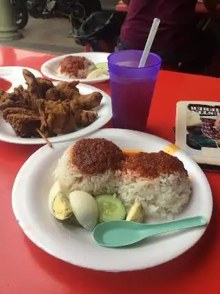 Ayam Goreng Seringgit & Nasi Lemak Food Photo 2