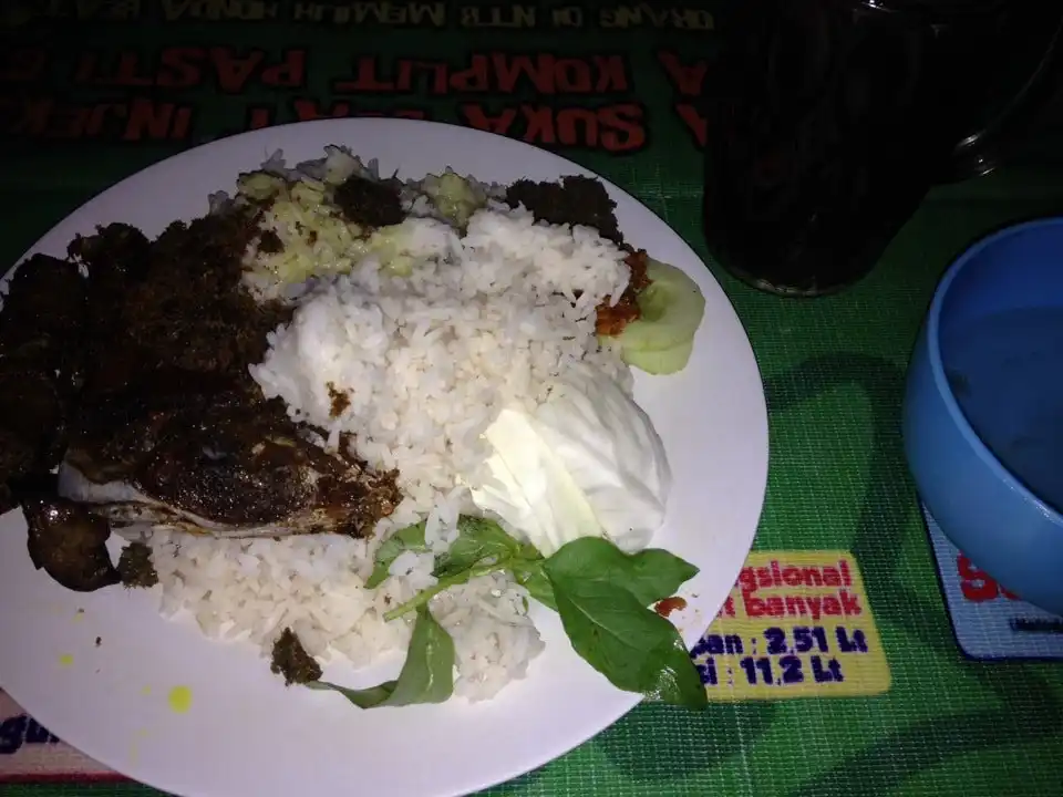 Wr. Cas Cis Cus  (Bebek Bumbu Ijo)