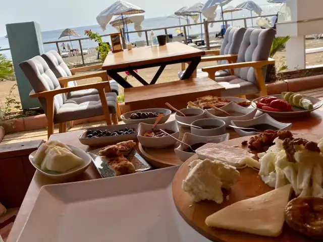 Kara Kedi Beach Bungalow &Restaurant'nin yemek ve ambiyans fotoğrafları 2