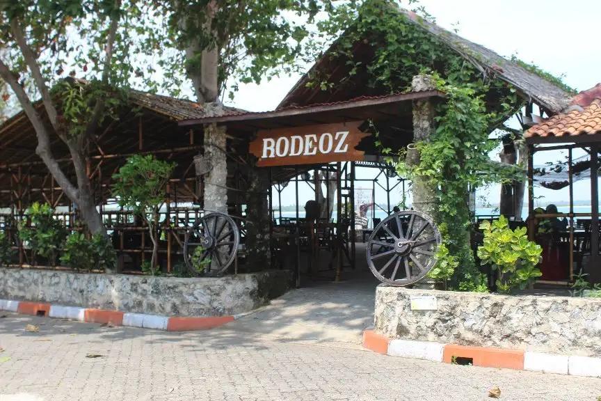 Rodeoz Cafe