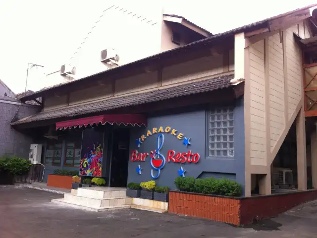 Gambar Makanan Karaoke Bar & Resto - C'One Hotel Plaza 3