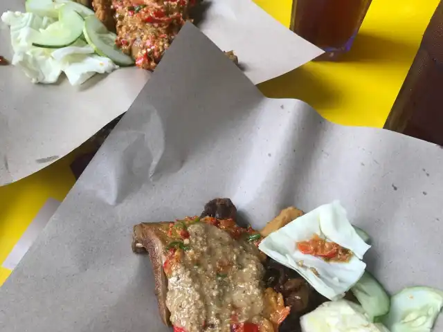 Ayam Gepuk Pak Gembus Food Photo 14