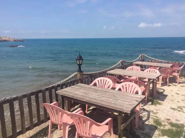 Tiryaki Cafe Beach