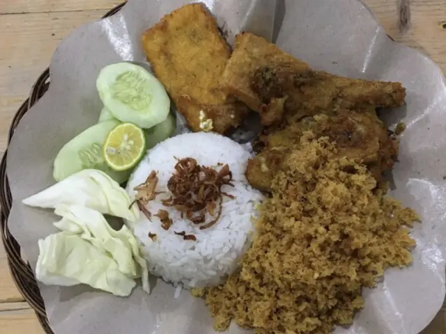 Gambar Makanan Ayam Goreng Borobudur 7