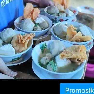 Gambar Makanan Warung Bakso Pradah, Danau Toba 10