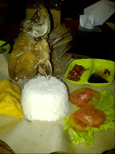 Gambar Makanan Raja Gurame Resto, Jl. Cempaka Putih Raya 11