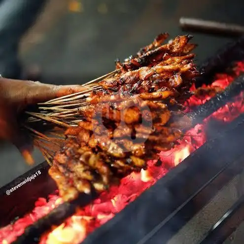 Gambar Makanan Sate Madura Ibu Hj. Sany, Indomaret Mahkota Simprug 2