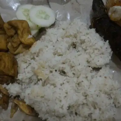 Warung Exclusive "Nasi Tempe Penyet"