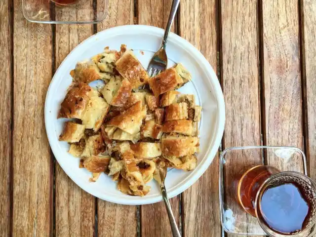 Tarihi Yeniköy Börekçisi'nin yemek ve ambiyans fotoğrafları 8
