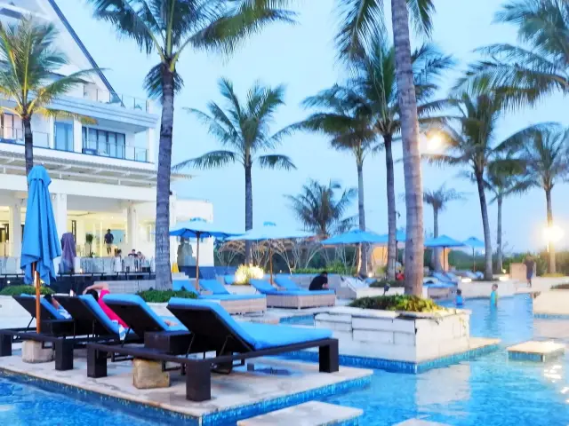 Gambar Makanan Vue Beach Club - Lv8 Resort Hotel 11