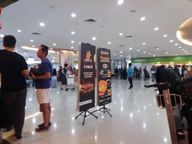 Gambar Makanan Carl's Jr Terminal 2 Juanda 2