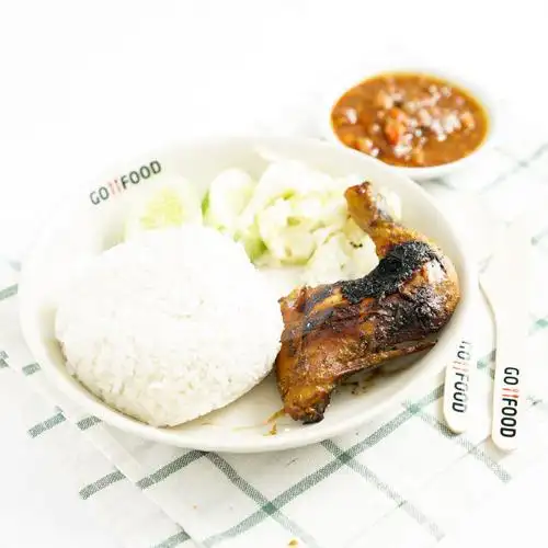 Gambar Makanan Ayam Bakar Soponyono, Merdeka 15