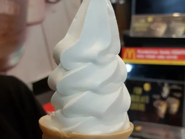 Gambar Makanan McDonald's Ice Cream 1