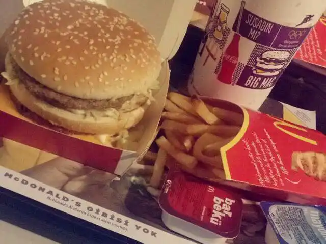 McDonald's'nin yemek ve ambiyans fotoğrafları 24