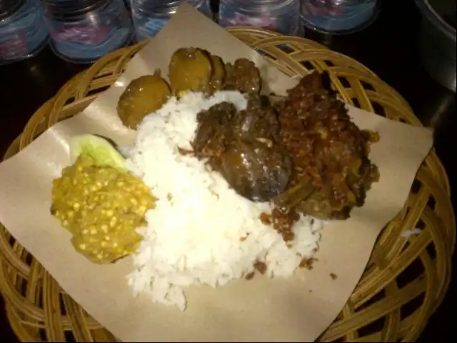 Gambar Makanan Bebek Goreng Sambel Ijo 6